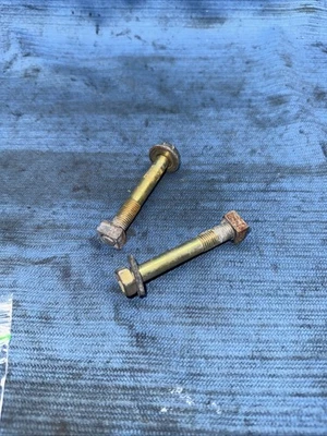 01-05 Juego de pernos de montaje del brazo de control superior delantero izquierdo o derecho Lexus IS300 FABRICANTE DE EQUIPOS ORIGINALES Foto 1 de 4