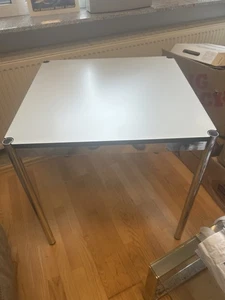 USM Haller Tisch Bürotisch 75x75x72 weiß perlgrau Küchentisch Esstisch - Bild 1 von 4
