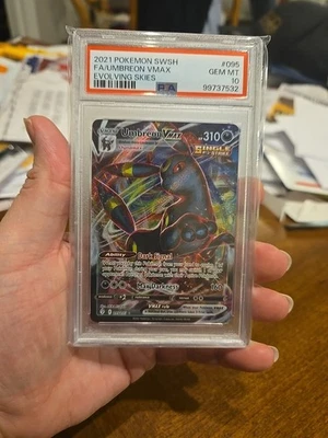 2021 Pokemon SWSH Evolving Skies Umbreon VMAX Card 95/203 PSA 10 - Image 1 of 2
