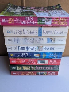 Lot of 8 Fern Michaels PB Books - Picture 1 of 3