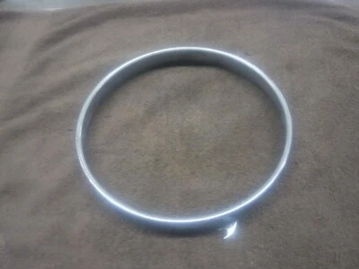 Подпорное кольцо для фары 1947,48 Kaiser б/у от оригинального производителя - Изображение 1 из 4