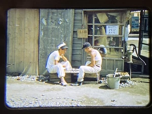 Thailand 1970-71 Thai Young Men Outdoor Table Street Scene Kodachrome 35mm Slide - Picture 1 of 2