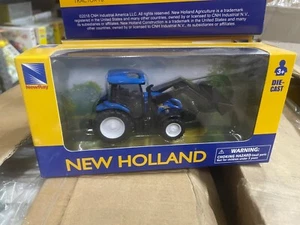 New Holland T6 Tractor With Mechanical Shovel Die Cast New Ray - Picture 1 of 4