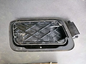 Gebraucht Original Audi Q2 Tankklappeneinsatz/Schüssel 81A809906 2017 21570324 - Bild 1 von 8
