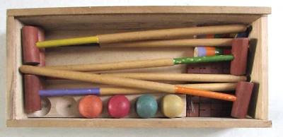 Ancien Jeu de croquet de salon dans un coffret bois Hauteur des cannes 34 cm - Photo 1/4