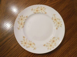 New CROWN STAFFORDSHIRE Fine Bone China Floral Pattern Salad Plate 8 3/8" - Picture 1 of 3