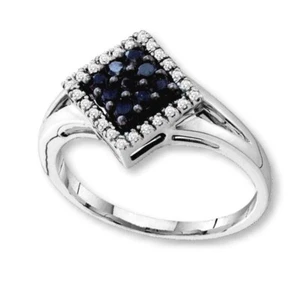 Anillo de diamantes blanco y negro de oro blanco de 10 k con banda dividida de 0,25 quilates en total - Imagen 1 de 1