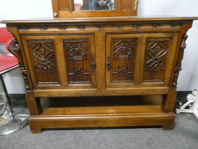 Servidor Buffet'i de nogal gótico francés c1900 Foto 1 de 4