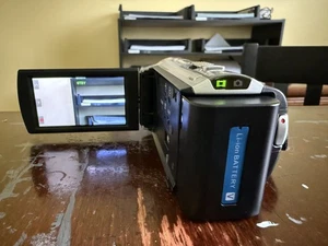 Sony DCR-SX63 Handycam Turns On 60x Optical Zoom Camcorder bundle - Picture 1 of 10