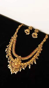 Brass White Pearl Temple Jewellery Haar with Earrings Swara - Picture 1 of 3