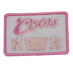 Parche bordado Coors Banquet rosa - Imagen 1 de 3