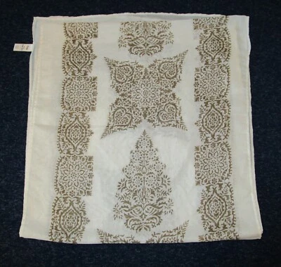 Cachecol oblongo Gap novo sem etiquetas creme estampa acastanhada - Imagem 1 de 4