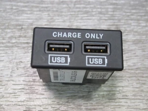 2017-2020 MASERATI LEVANTE M161 REAR CENTER CONSOLE USB CHARGING PORT - Bild 1 von 12