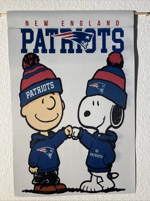 Bandera de jardín 12x18 New England Patriots NFL Snoopy Charlie Brown hecha a mano Foto 1 de 3
