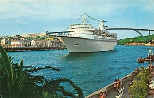 CURACAO - Cruiser of the Royal Caribean Line leaving harbor of Willemstad - Phot - Picture 1 of 2
