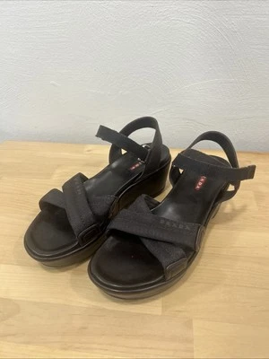 Sandálias de náilon de couro plataforma com alça cruzada marrom Prada tamanho: 36 - Imagem 1 de 4