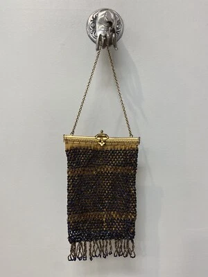 Antiga bolsa de moedas Chatelaine com contas de semente de vidro da década de 1920 moldura gravada COMO ESTÁ - Imagem 1 de 4