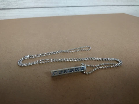 CHICAGO CUBS MLB LISCENSED BAR NECKLACE (20 inch chain)  "NEW & FACTORY SEALED" Cover