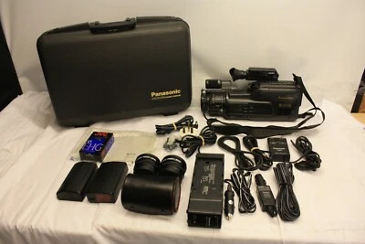 Panasonic NV-MS90B S-VHS-C Film Fotocamera Con Accessori Ricambio E Riparazione - Immagine 1 di 4