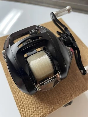 Megabass IS73 Baitcasting Reel - Image 1 of 4