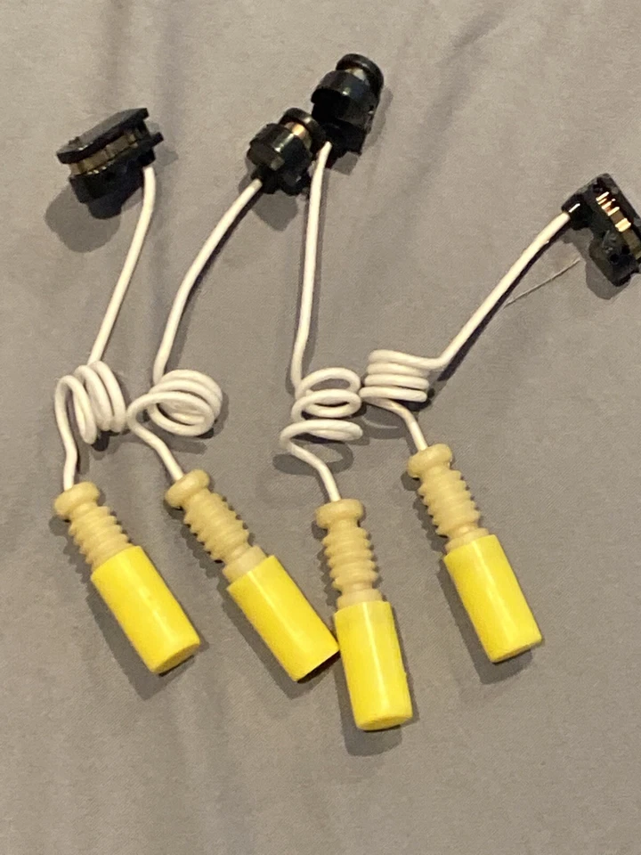 JUEGO DE 4 SENSORES INDICADORES DESGASTE PASTILLAS FRENO FREIGHTLINER DODGE SPRINTER 2500 3500 Foto 1 de 1