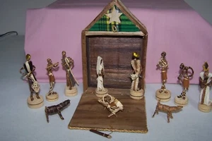 Handmade African Kenya Banana Fiber Palm Leaf 12 Piece Nativity Set Manger Box - Picture 1 of 7