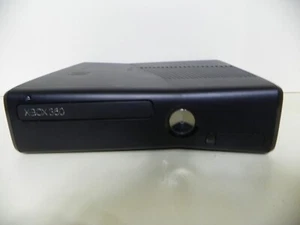 Microsoft Xbox 360 S 4GB Console - Black (1439) Console only! - Picture 1 of 4