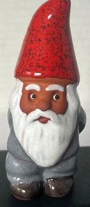 Estatuilla de gnomo de cerámica Rolf Berg hecha en Suecia 4 pulgadas FIRMADA de colección - Imagen 1 de 3