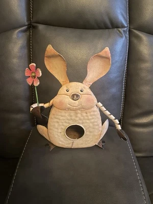 Pajarera decorativa rústica duradera de metal “cerdo volador” rosa anidación con cadena Foto 1 de 3