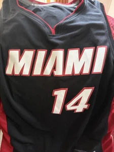 Fanatics Tyler Herro Miami Heat Basketball Trikot #14 schwarz Herren Small NBA rot - Bild 1 von 7