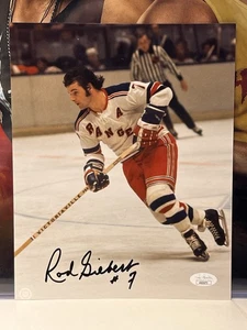 Rod Gilbert signiertes NY Rangers 8 x 10 Foto - JSA Echtheitszertifikat - Bild 1 von 1