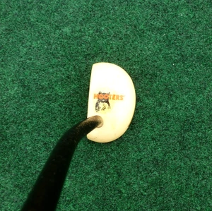 Hooters Thermo 2001 Advertising Putter Steel Shaft USA Made Right Handed 35" - Picture 1 of 5