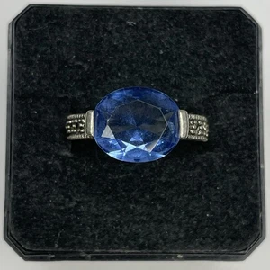 Anillo de diseño grueso vintage de plata de ley 925 con diseño azul y piedra de marcasita 5,0 g talla 7 - Imagen 1 de 4