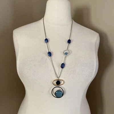 "Collar Chicos azul convertible con múltiples cuentas tono plateado llamativo 32"" de largo" Foto 1 de 4