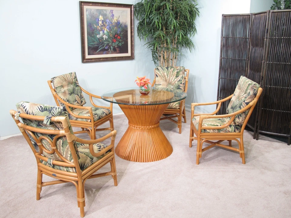Juego de comedor de ratán 5 piezas (4 sillones y mesa con tapa de cristal) #2609H-BC Foto 1 de 1