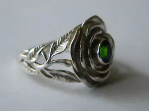 Vintage Green Chrome Diopside Engraved Open Filigree Floral Ring Size 8 - Picture 1 of 10