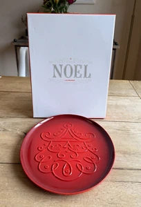 Le Creuset Stoneware Noel Collection Oval Santa Cookie Platter 14 in Cerise NEW - Picture 1 of 9