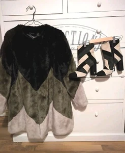 TWINSET S. BARBIERI taglia 38 nuovo nero beige verde giacca pelliccia giubbino finto fur - Foto 1 di 8