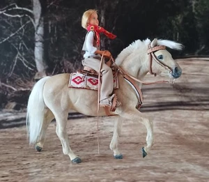 Palomino Pony Grand Champion cust by LBR+Sattelset+Reiterin - Bild 1 von 6