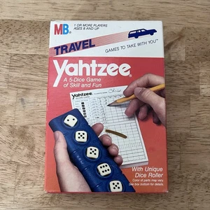 YAHTZEE Juego VIAJES Milton Bradley 1989 DICE Roller REGLAS Tarjeta de Puntuación DE COLECCIÓN Divertida - Imagen 1 de 4