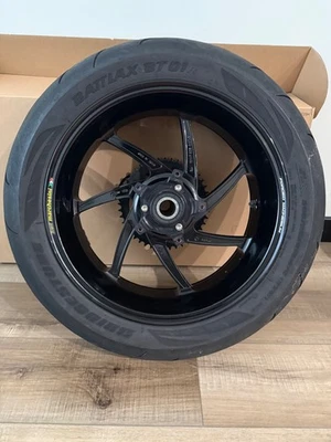 Llanta trasera de magnesio forjado Ducati Desmosedici DB16RR Marchesini Foto 1 de 4