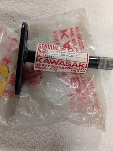 1977-1979 KAWASAKI KE250 Left Rear SINGAL BRACKET Part# 23051-056 NOS OEM - Picture 1 of 5