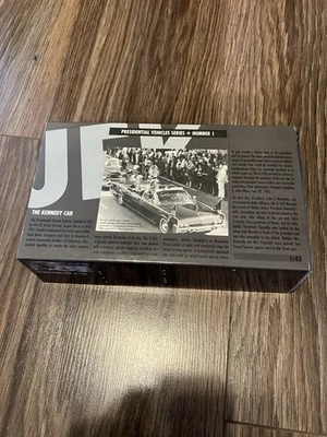 JFK Kennedy Lincoln Continental Presidential X-100 Car Minichamps 1961  1.43 - Image 1 of 4