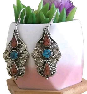 Pendientes Coral Turquesa Vintage Hechos a Mano Bohemio Tibetano Plata Oxidada - Imagen 1 de 6