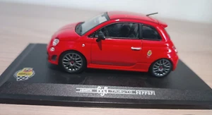 MODELLINO AUTO DA COLLEZIONE "ABARTH 500 VERSIONE 695 TRIBUTO FERRARI" 1/43 - Foto 1 di 9