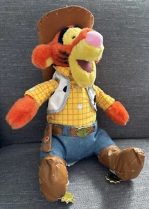 Disney Store Winnie Puuh Tigger als Toy Story Woody 12 Zoll Plüschtier Stofftier - Bild 1 von 24