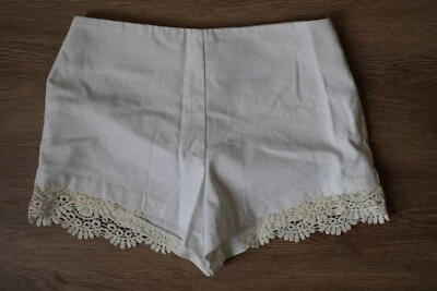 Aqua Brand Shorts S White Eyelet Scalloped  Floral Embroidery - Image 1 of 3