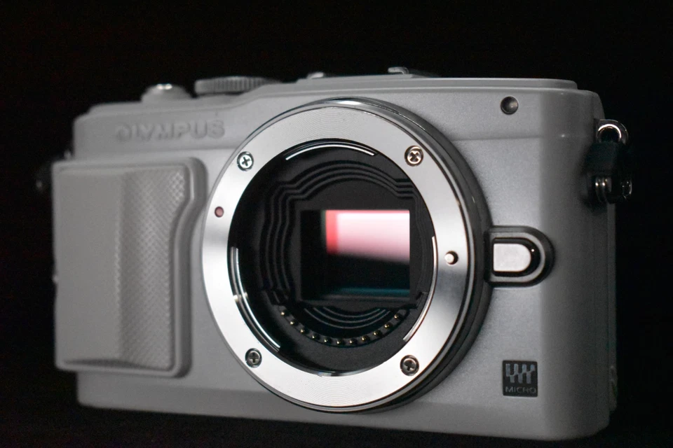 [Deber pagado en EE. UU.] Olympus Pen Lite E-PL6 16,0 MP solo cuerpo blanco 8223 Foto 1 de 4