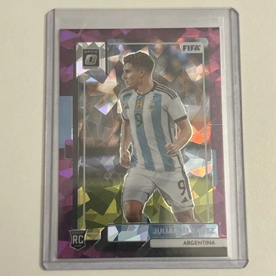 2022 PANINI DONRUSS OPTIC FIFA SOCCER JULIAN ALVAREZ RC PURPLE CRACKES ICE /99 - Image 1 of 2