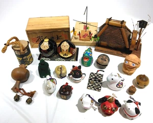 Japanese Folk Crafts Dolls, Clay Bells, Old houses, Magic Mallet etc. 19-Set FS - Foto 1 di 20